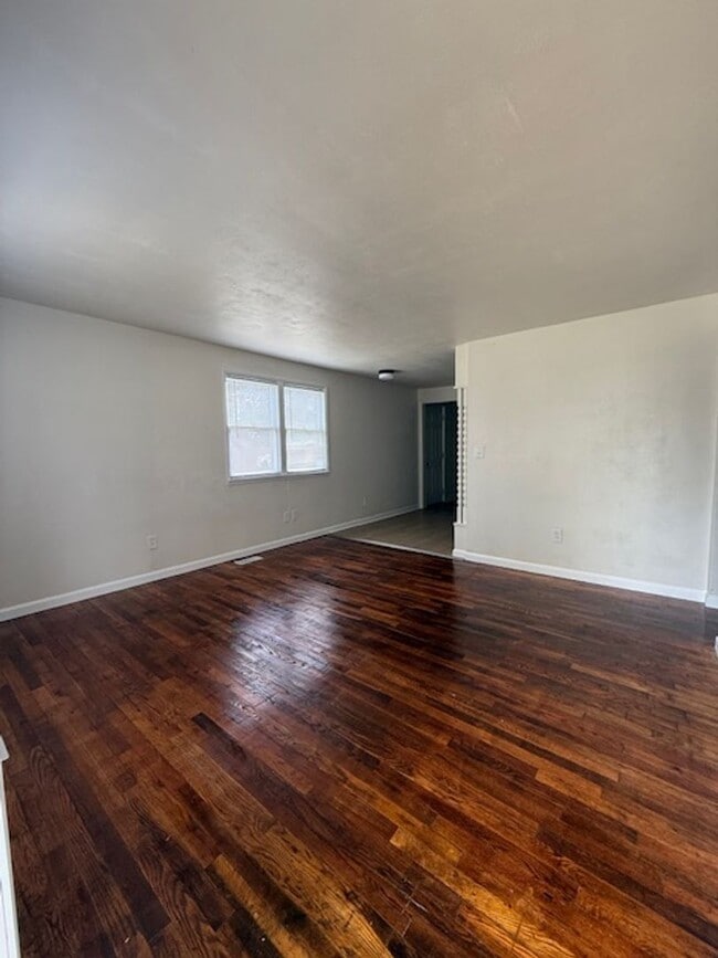 Building Photo - 2605 S College St