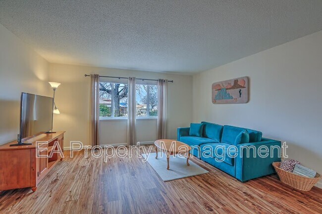 Foto del edificio - 9308 Gutierrez Rd NE
