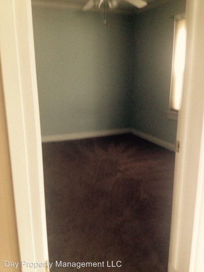 Foto del edificio - 3 br, 1 bath Apartment - 312 N Division St.