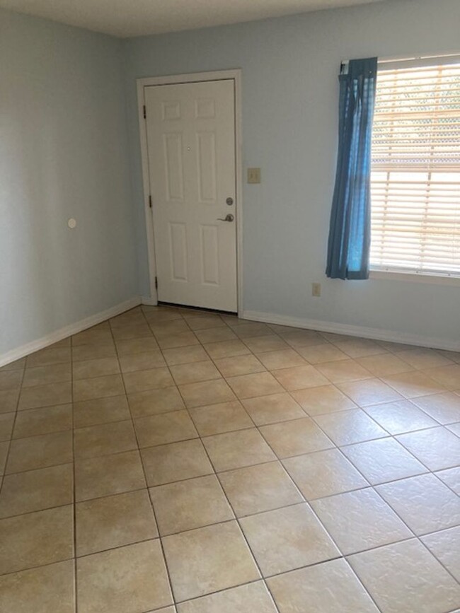 Foto del edificio - Spacious 1 Bedroom