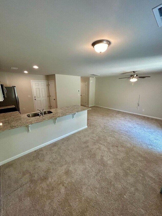 Building Photo - 1071 Crescent Moon Lp
