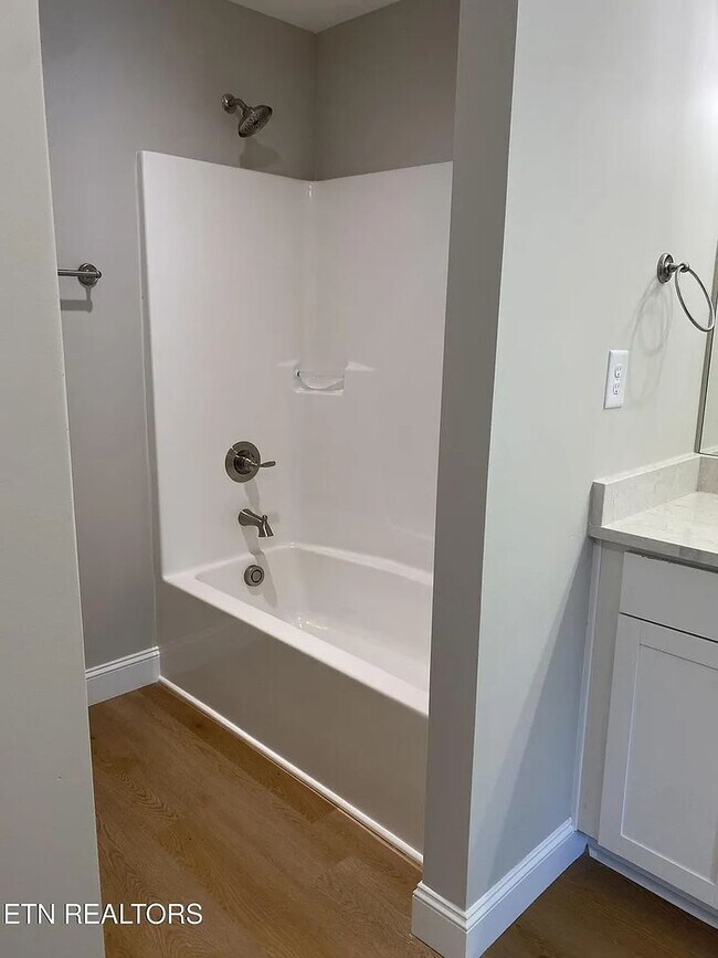 Building Photo - For Rent – Modern 2BR/2.5BA Townhome in Pr...