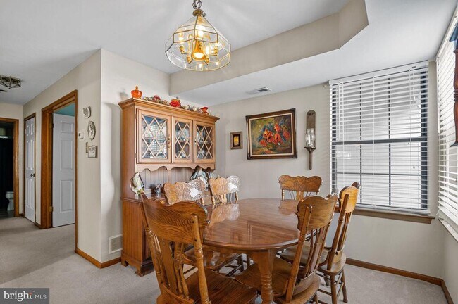 Building Photo - 381 Redbud Ct