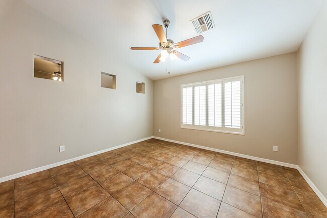 Foto del edificio - 25644 W Magnolia St