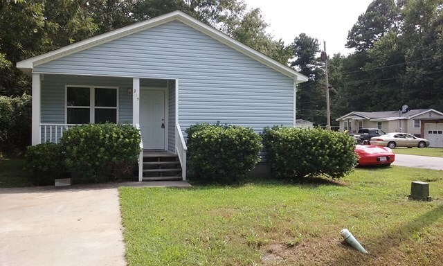 Primary Photo - 215 Pinewood Ave