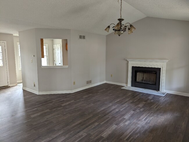 Building Photo - 7680 Mountain Creek Way