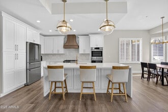 Building Photo - 10587 E Sheena Dr