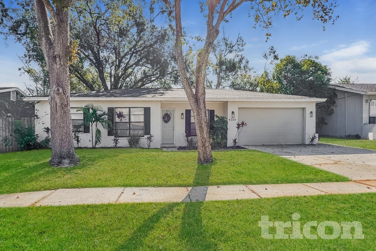 Foto principal - 4306 Woodlark Dr