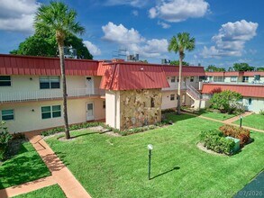 Building Photo - 12021 W Greenway Dr