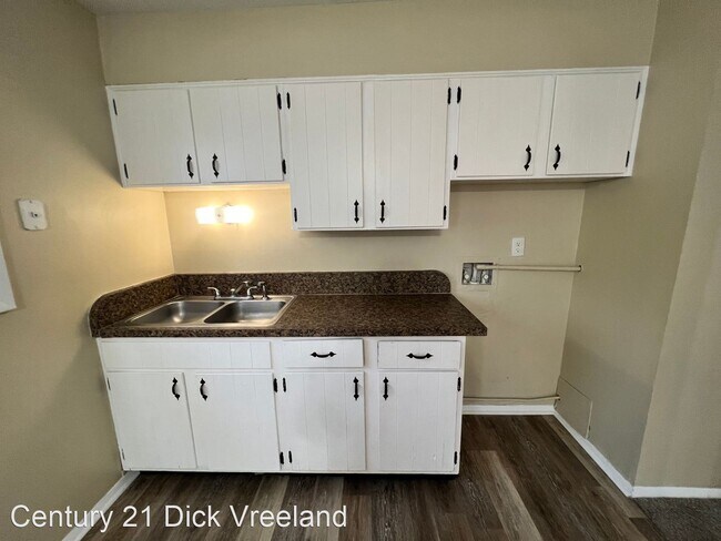Building Photo - 3 br, 1 bath House - 536 Crestwood Ln.