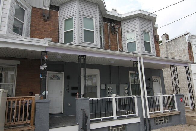 Foto del edificio - 1647 Pratt St