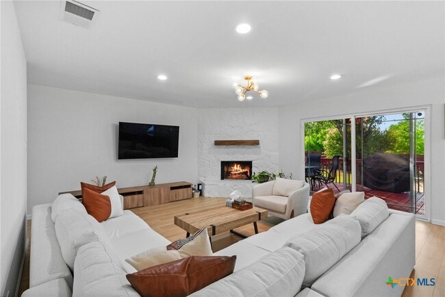 Building Photo - 600 Splitrock