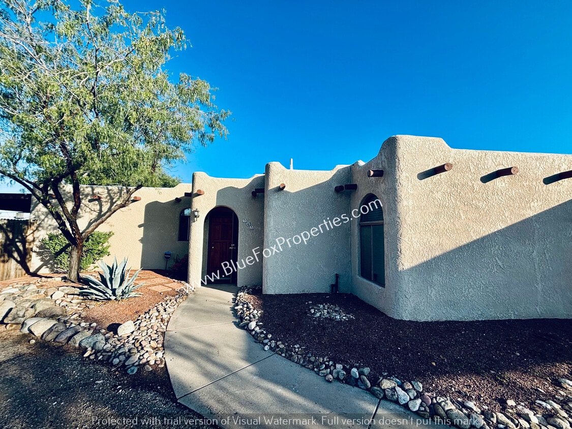 Foto principal - 945 E Desert Pkwy