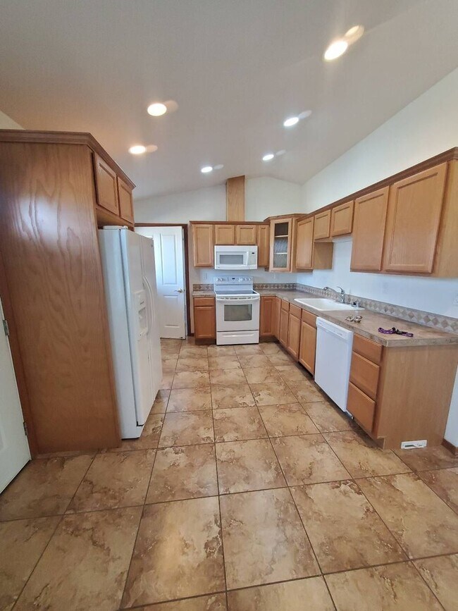 Foto del edificio - 7524 McDougal Ave NE