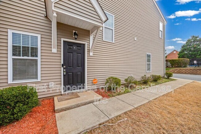 Foto del edificio - 7333 Adare Mews Rd