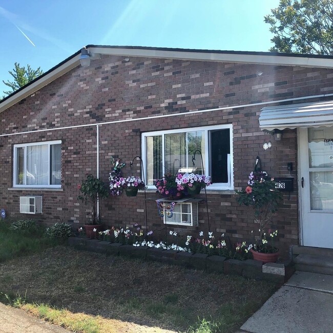 Building Photo - 1034 Montie Rd
