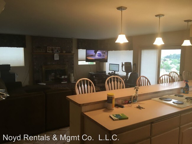 Foto del edificio - 5 br, 4.5 bath House - 3781 School