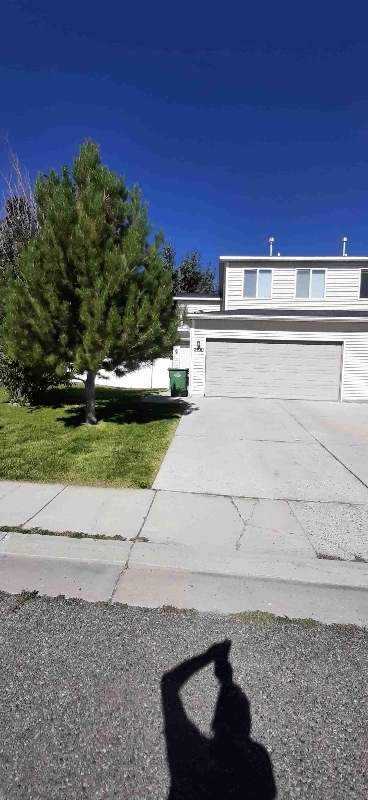 Primary Photo - 2400 Westridge Dr