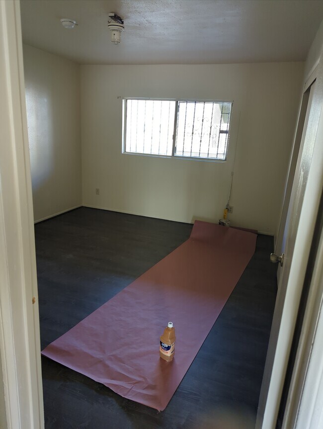 Bed 2a - 4621 Lomita St