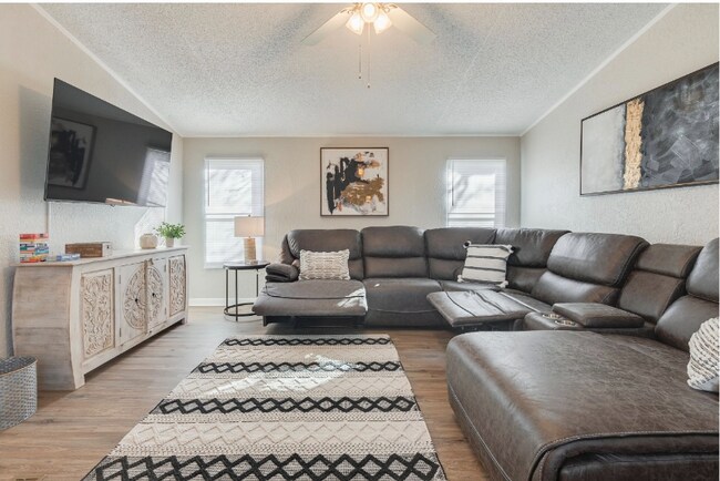 Foto del edificio - 2528 Timber Rd