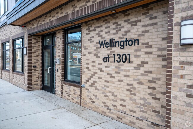 1301 Blue Hill Avenue se encuentra en el submercado Wellington Hill de Boston. - Wellington at 1301
