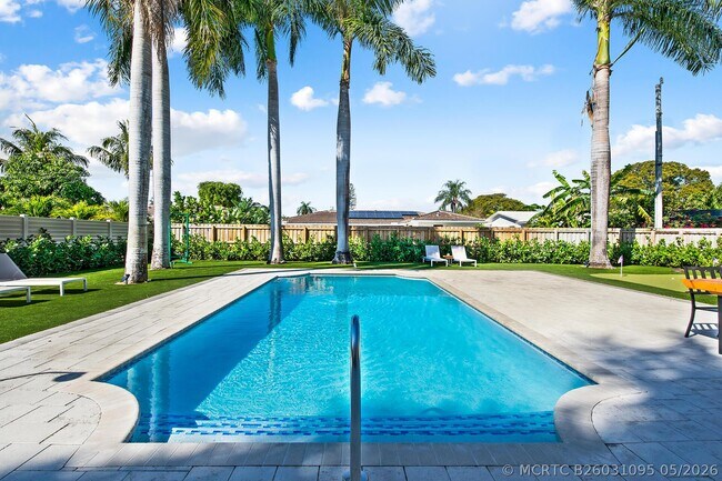 Foto del edificio - 4761 Bayview Dr