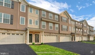 Building Photo - 1817 Shady Ln