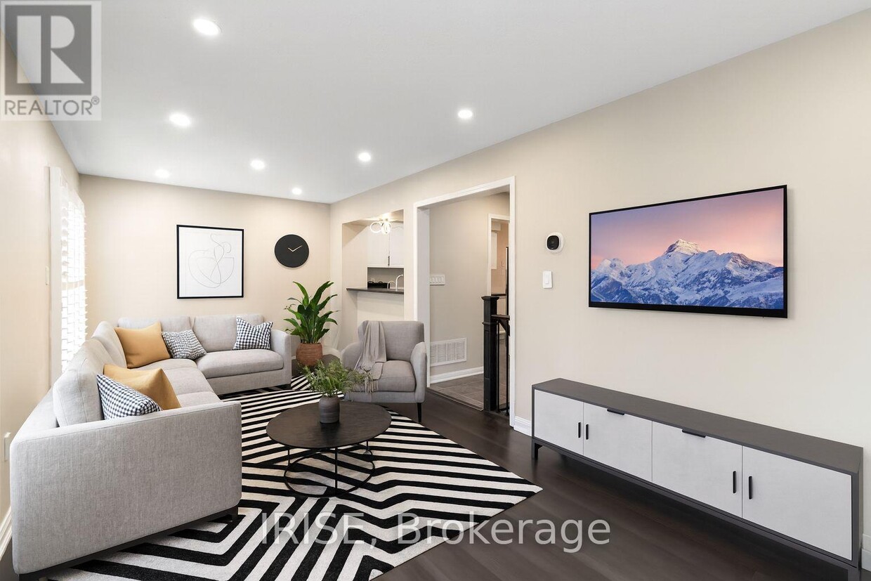 Photo principale - 703 Rayner Ct