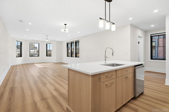 Building Photo - 34 Clinton Ave