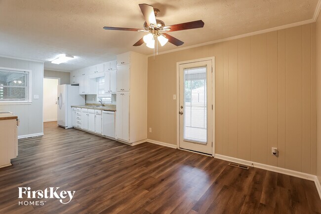 Building Photo - 158 Donna Ln
