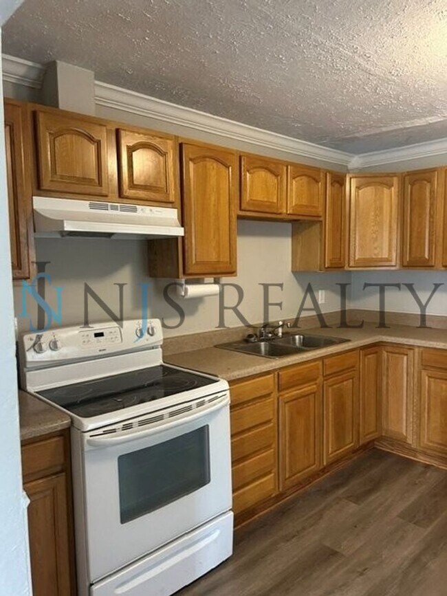 Foto del edificio - JUST RENOVATED! 2/1, 1180sq ft, Fully Updated Kitchen~Bath ~floors. NEW Appliances & Paint... wit...