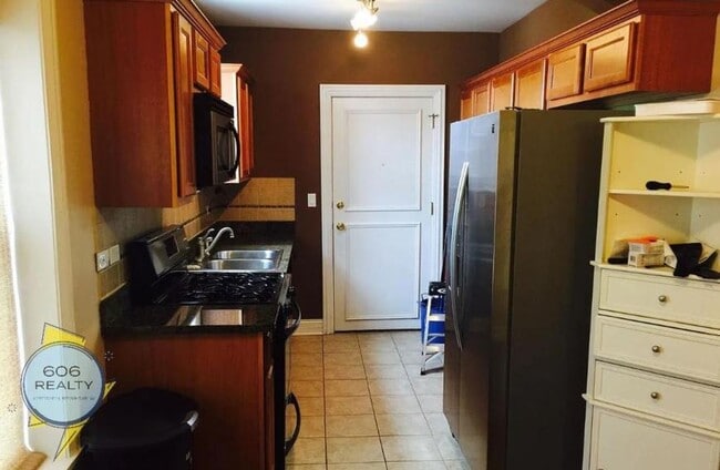 Building Photo - 1 bedroom in Chicago IL 60641