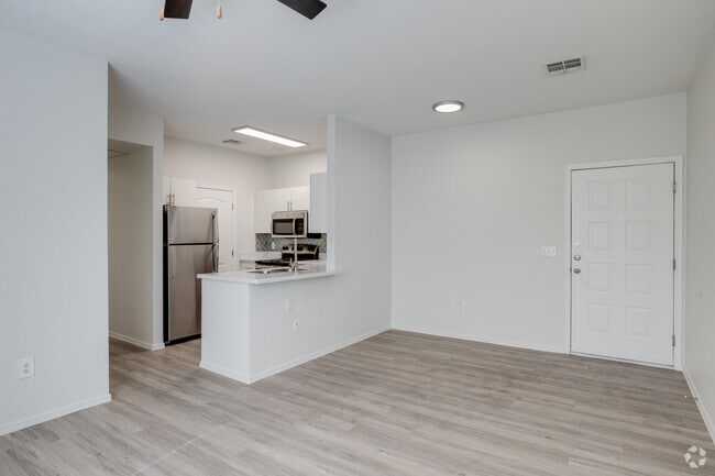 2BR, 2BA - 793 SF - Haven at Midtown