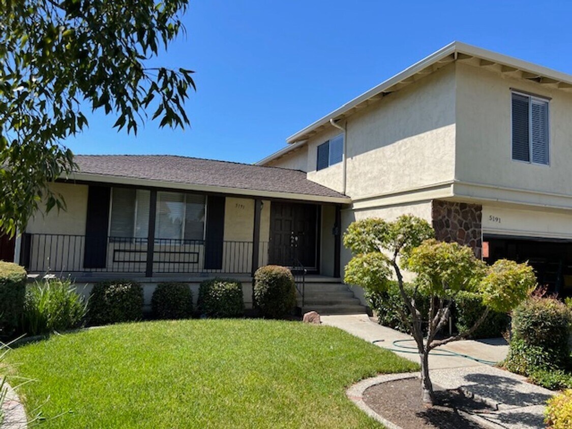 Primary Photo - 4 bedroom home In Blossom Valley