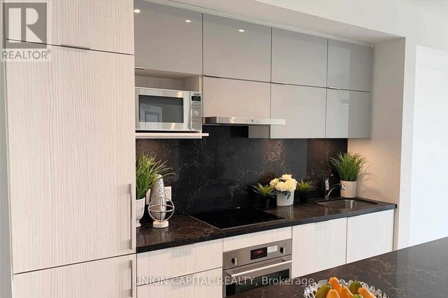 Building Photo - 18 Rouge Valley Dr W