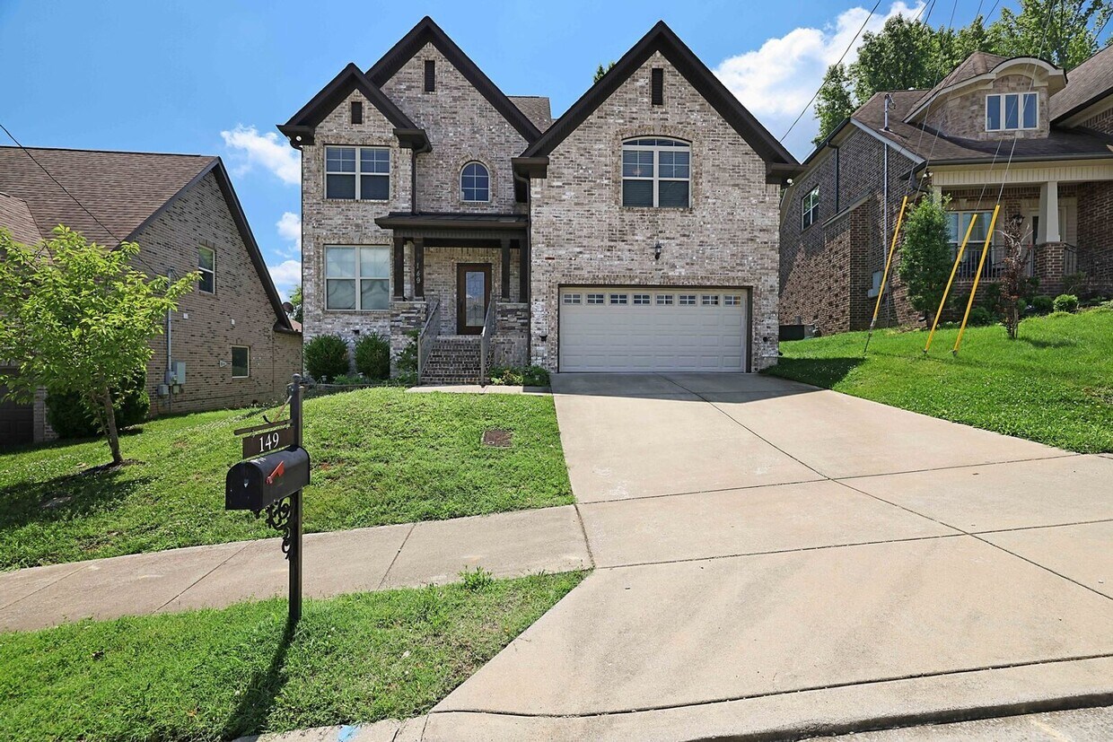 Primary Photo - GREAT HOME in HERMITAGE: Tulip Grove Point