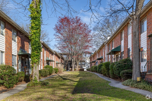 Patio - Station Square Apartments