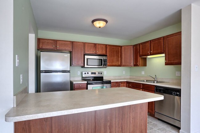 Building Photo - 556 Fox Ridge Ln