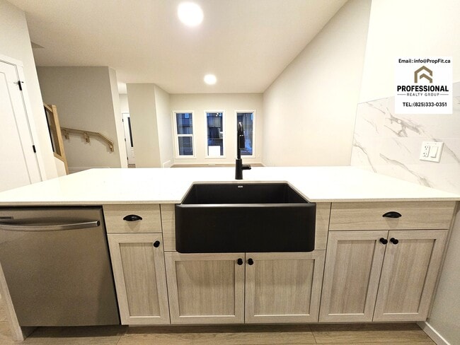 Building Photo - 238 Orchards Blvd SW