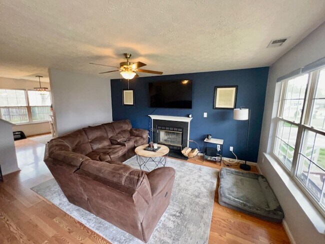 Building Photo - 203 Bruton Dr, Williamsburg, VA 23185