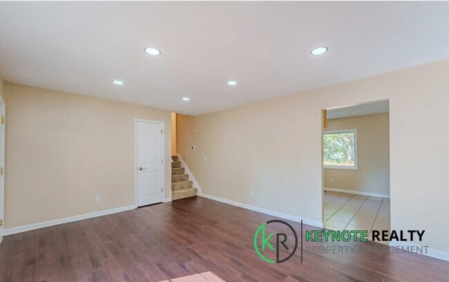 Foto del edificio - 125 Teakwood Ln