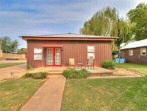 Building Photo - 3603 SW 12th St