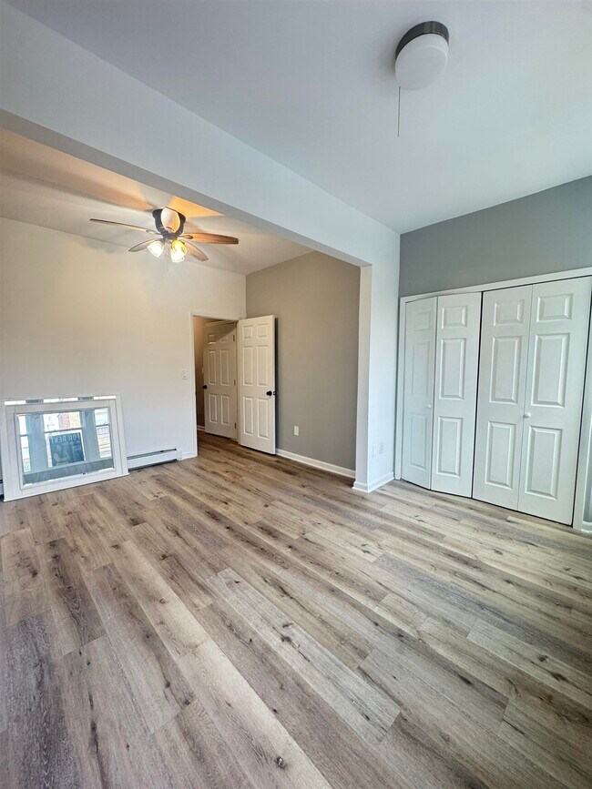 Foto del edificio - 6421 Hudson Ave