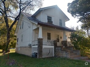 Building Photo - 824 N Pennsylvania Ave