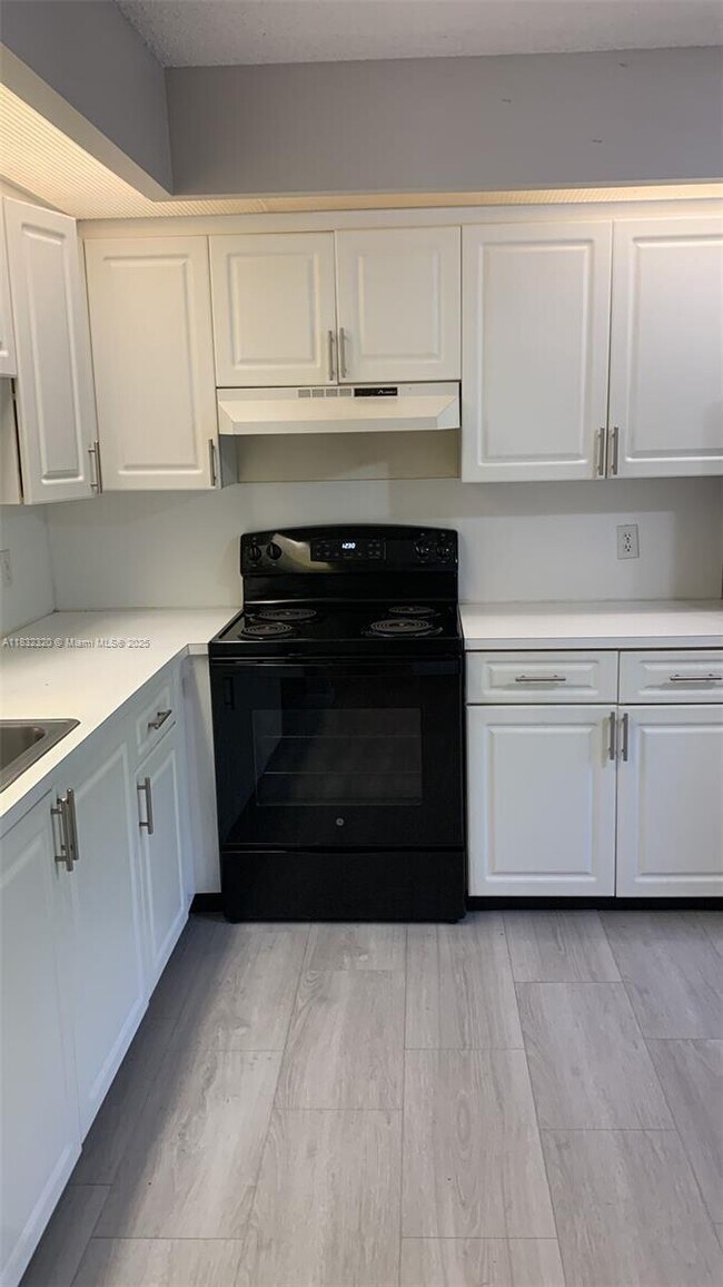 Foto del edificio - 12850 SW 4th Ct