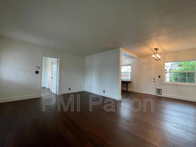 Building Photo - 1412 Naples Pl