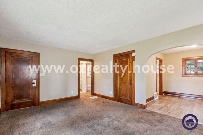 Building Photo - 447 Sunset Blvd