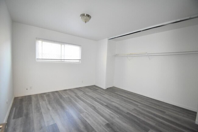 Foto del edificio - 488 S Sunset Ave