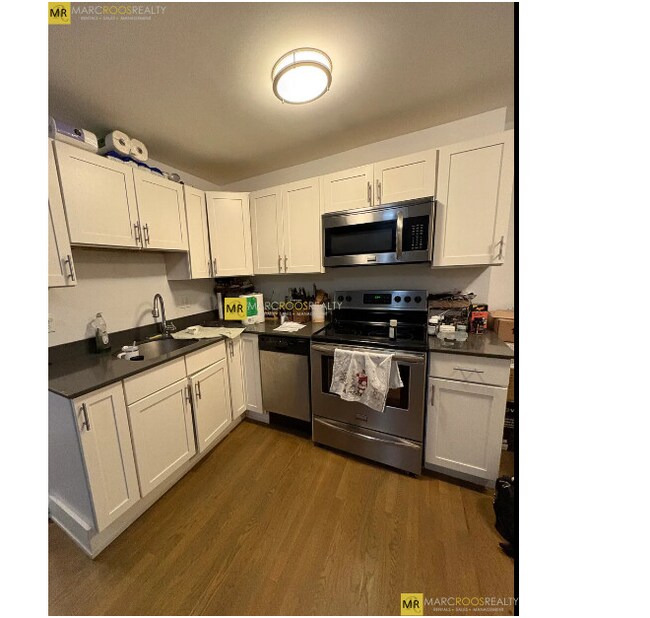 Building Photo - 5 N Margin St