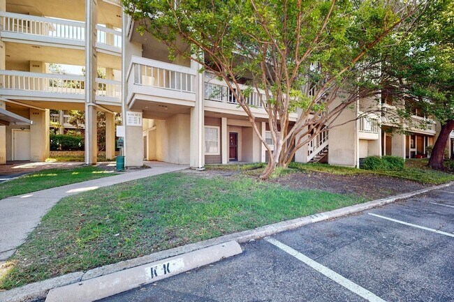 Foto del edificio - 5310 Keller Springs Rd